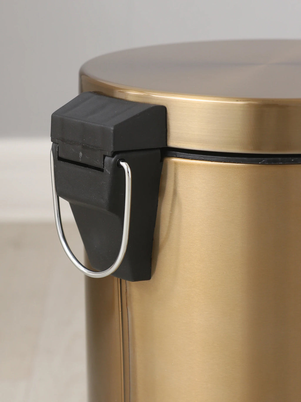 Moderno 5l de aço inoxidável champanhe silencioso hotel banheiro lixo e cozinha casa metal poubage pode pé ouro