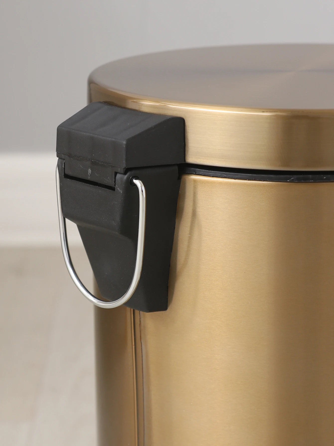 Moderno 5l de aço inoxidável champanhe silencioso hotel banheiro lixo e cozinha casa metal poubage pode pé ouro