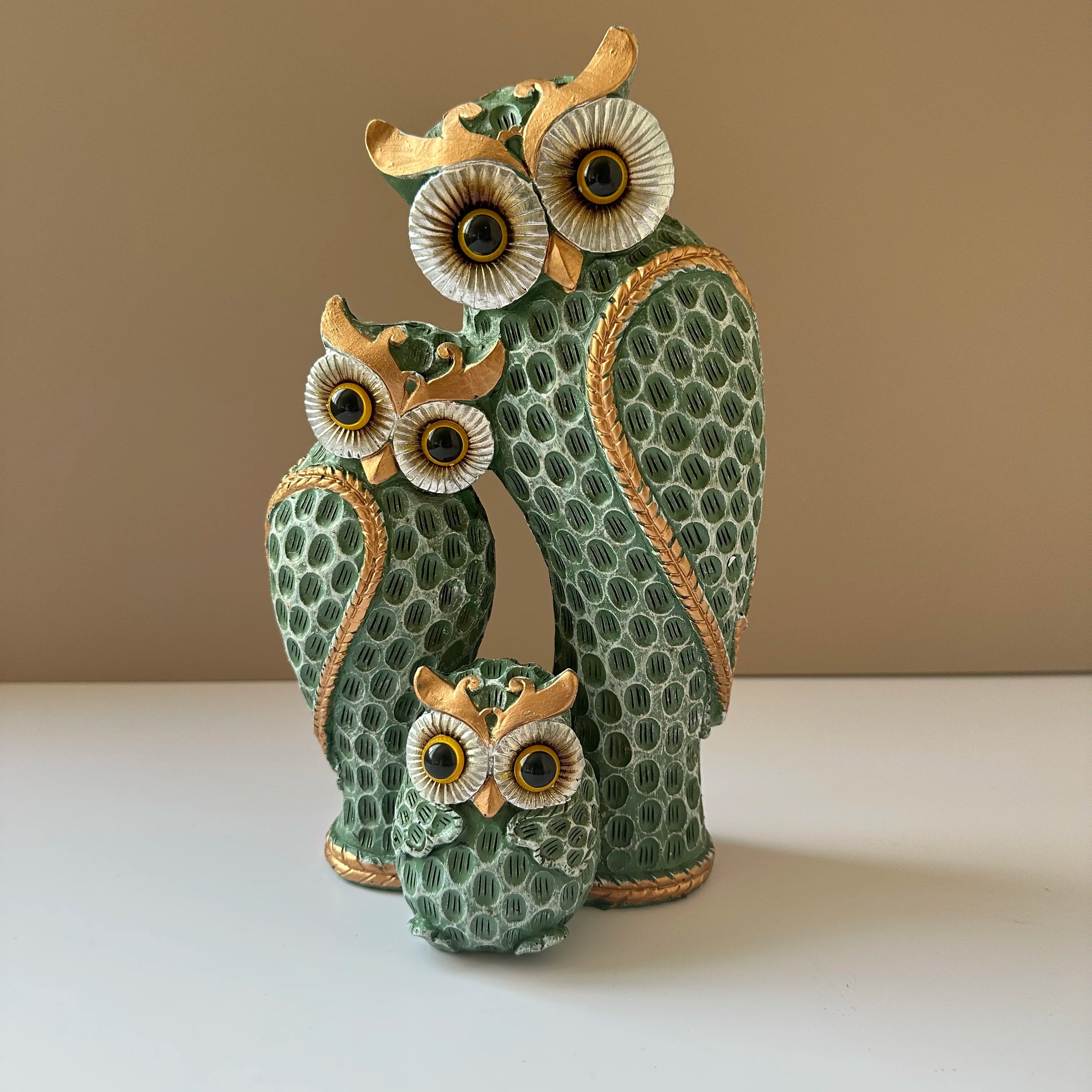 Família linda de três estátuas de coruja, decoração de casa, estátuas de coruja em prateleiras, decoração de coruja para amantes de coruja