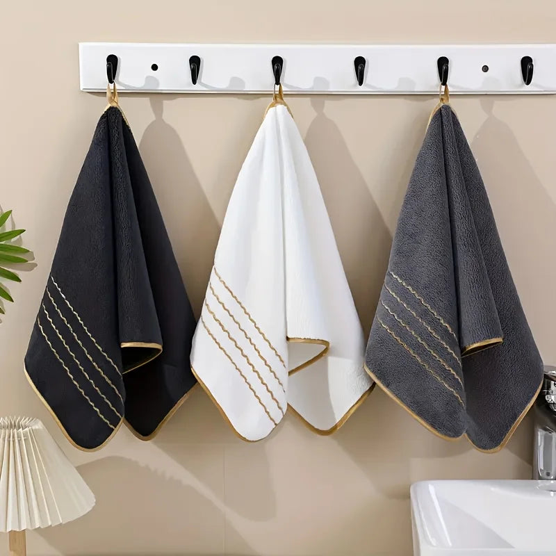 Conjunto de Toalhas Premium com Listras Douradas (3 Peças)